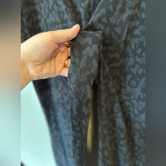 Lululemon align cheetah print joggers size 8 - Picture 3 of 4